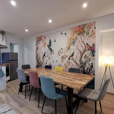 La Voliere Transvaal ディジョン